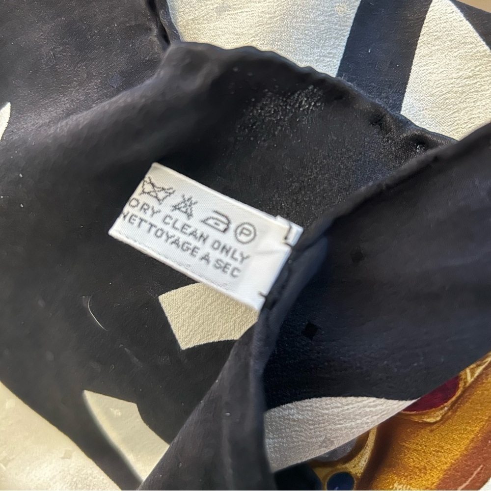 Chanel Vintage Silk Scarf — Coco Silhouette Black & White Chain Print - Picture 6 of 6